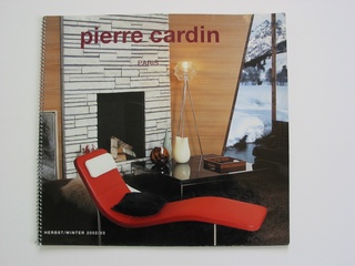 Studioset, Pierre Cardin, 
Nachbildung von  Natursteinmauer,